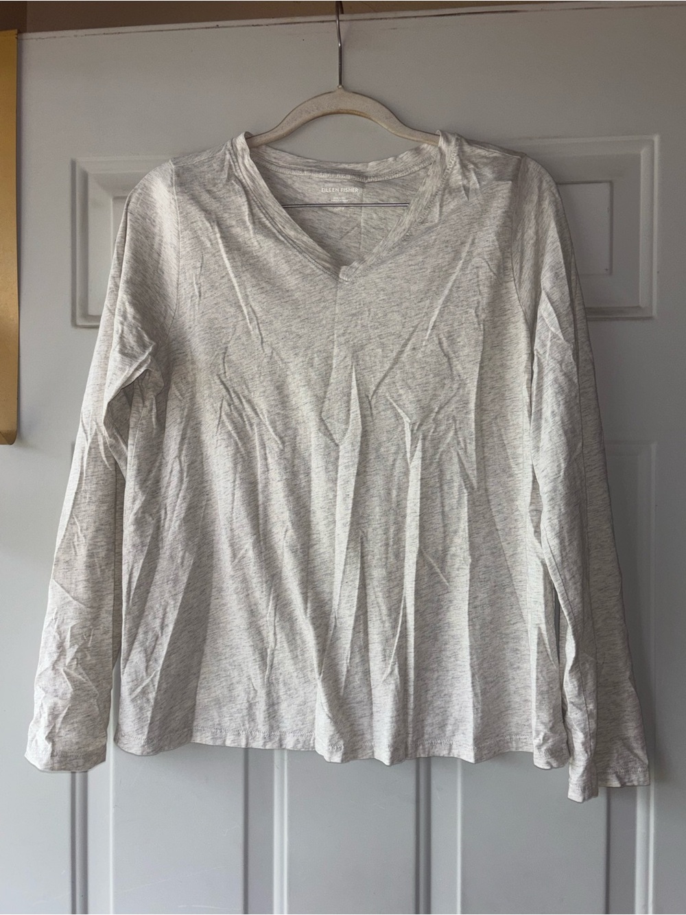Eileen Fisher long sleeve oatmeal v-neck tee size S